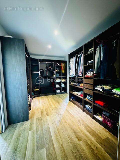 Maison contemporaine (2015) de plain-pied – 257 m² – Terrain 3 456 m² avec piscine – Barro (16) - photo 9