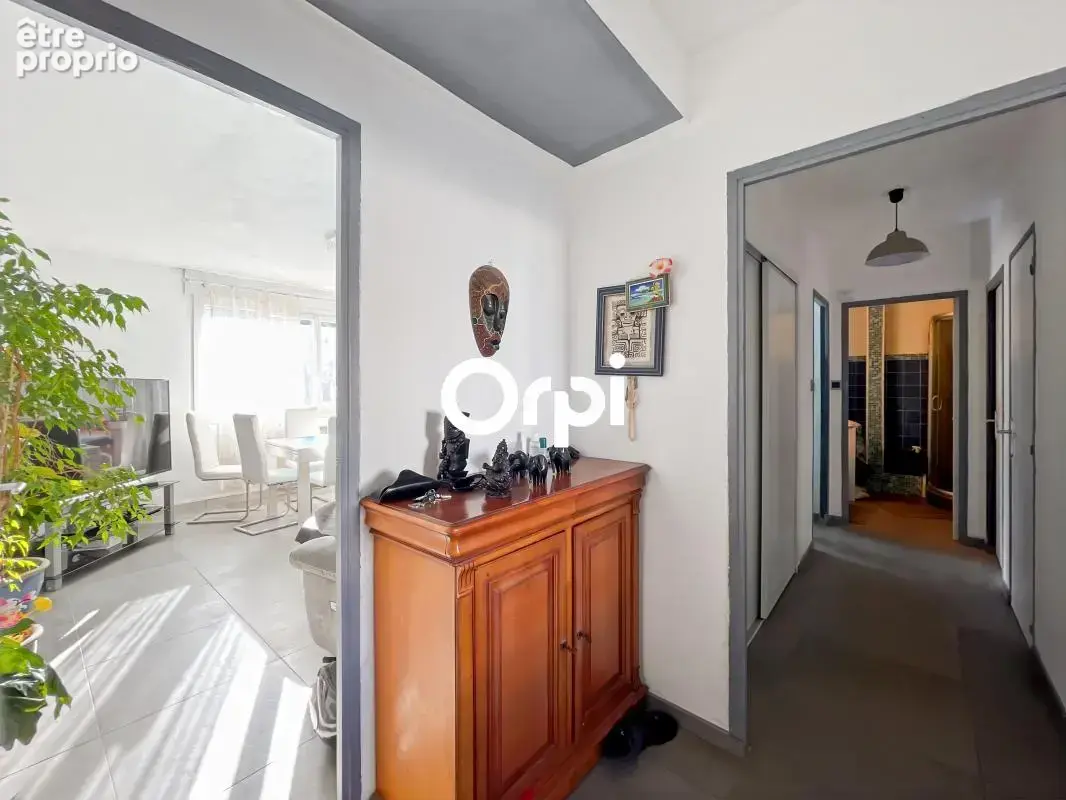 ** T3 - Vue mer - La Ciotat - vente en viager ** - photo 10