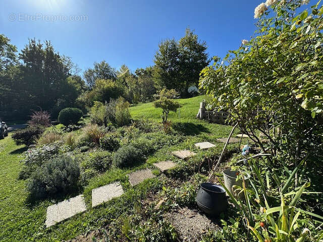 Maison à POUQUES-LORMES