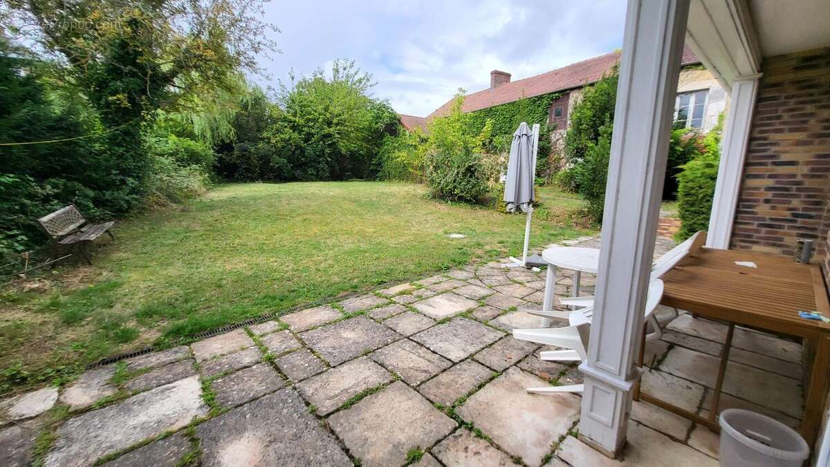 Maison 147 m² à Les Clayes-Sous-Bois  - photo 4