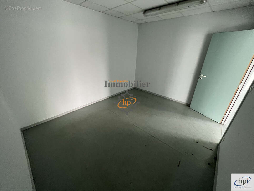 Commerce à VABRES-L&#039;ABBAYE