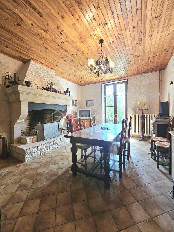 Maison à SEICHEPREY