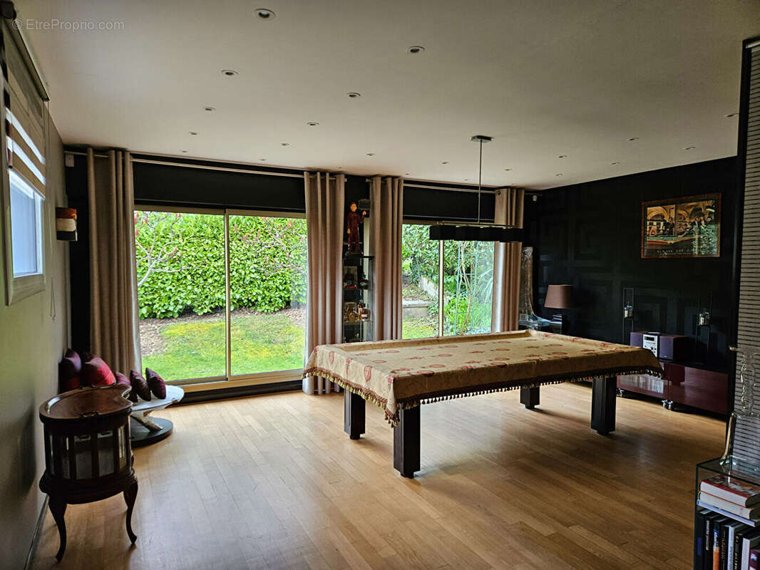 Maison à CRESPIERES