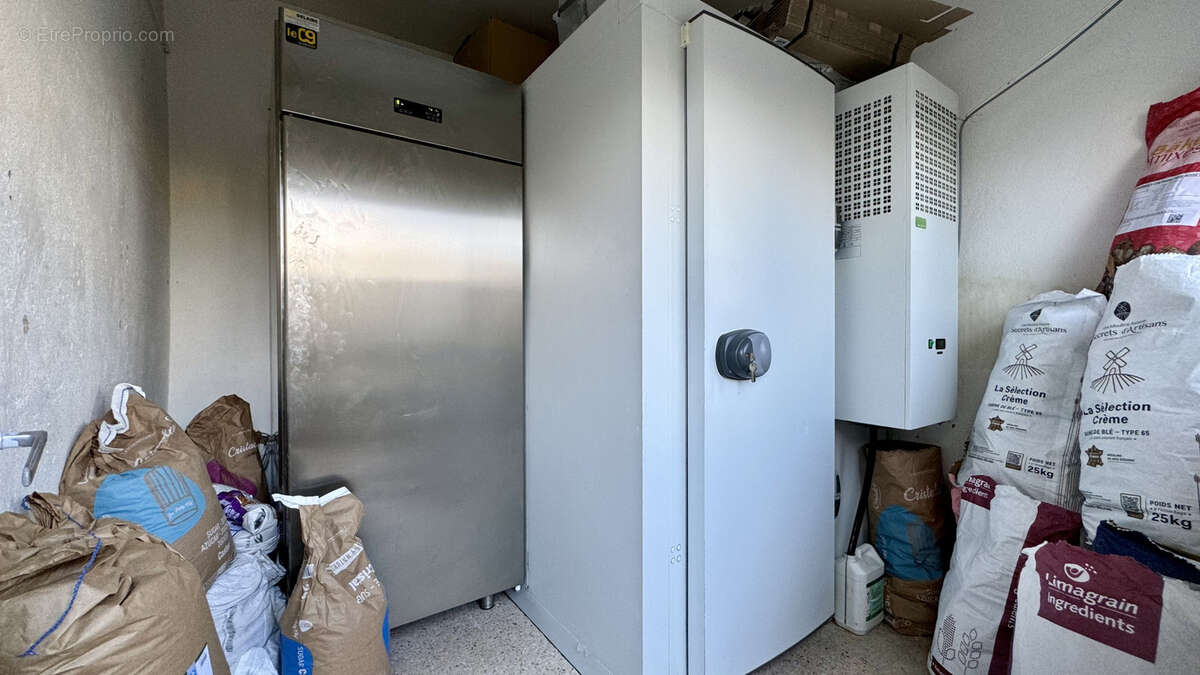 Commerce à SAINT-YORRE