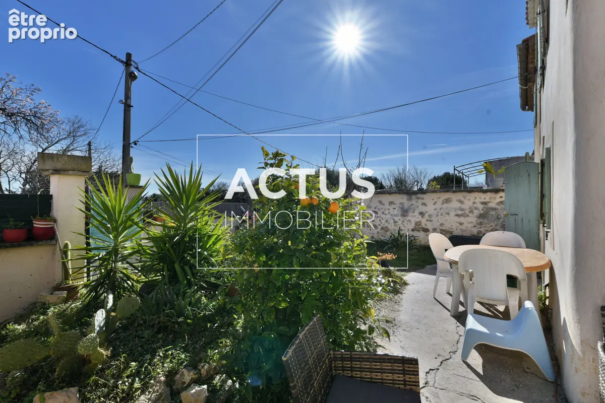Maison 84 m² à Mouries  - photo 8