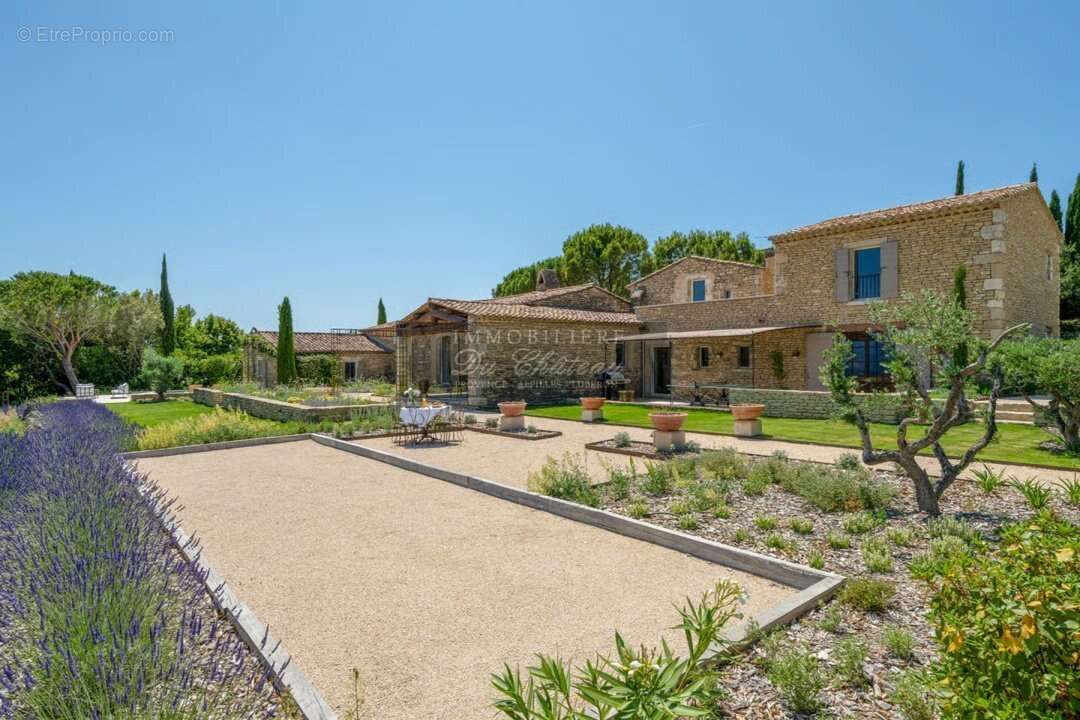 Maison à GORDES