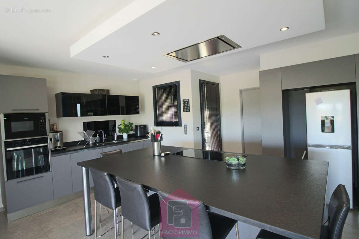 À VENDRE   Belle maison contemporaine de 140 m2 habitables avec vue   15 min de Cahors - photo 5