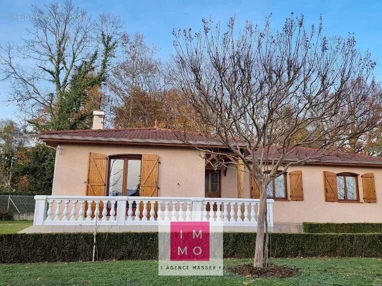 Maison à SARROUILLES