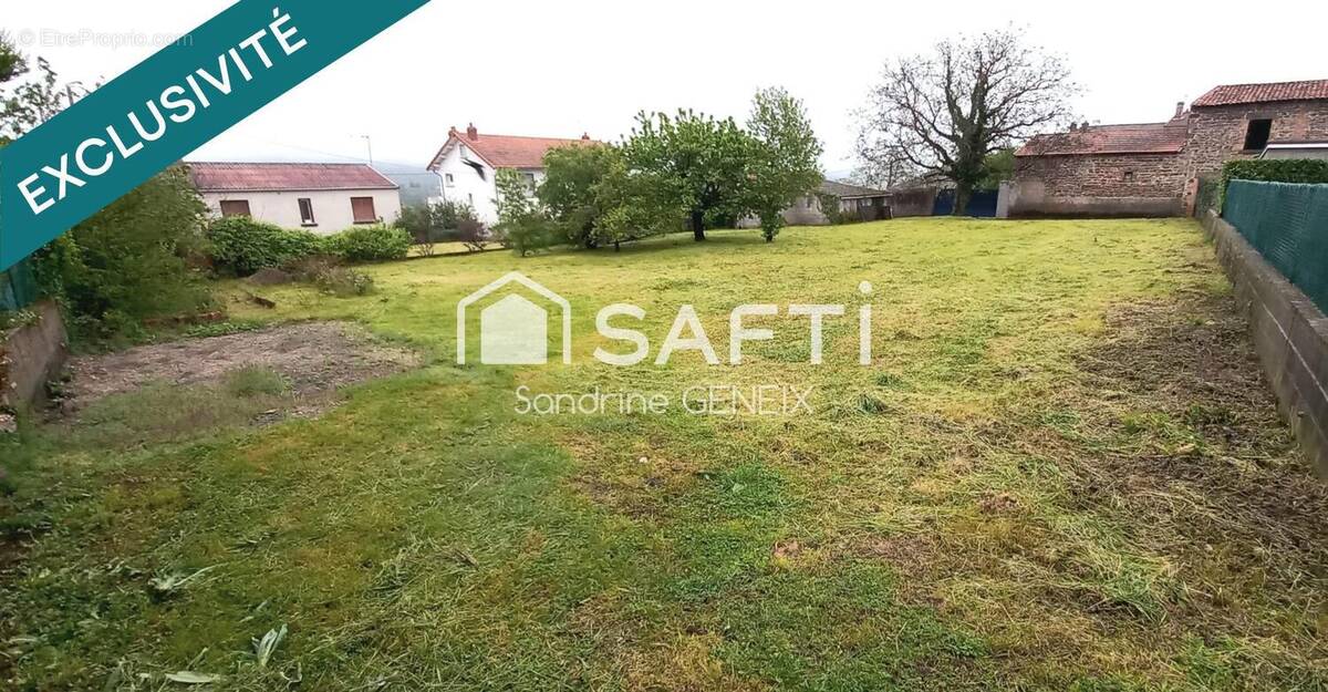 Photo 1 - Terrain à AUZAT-LA-COMBELLE