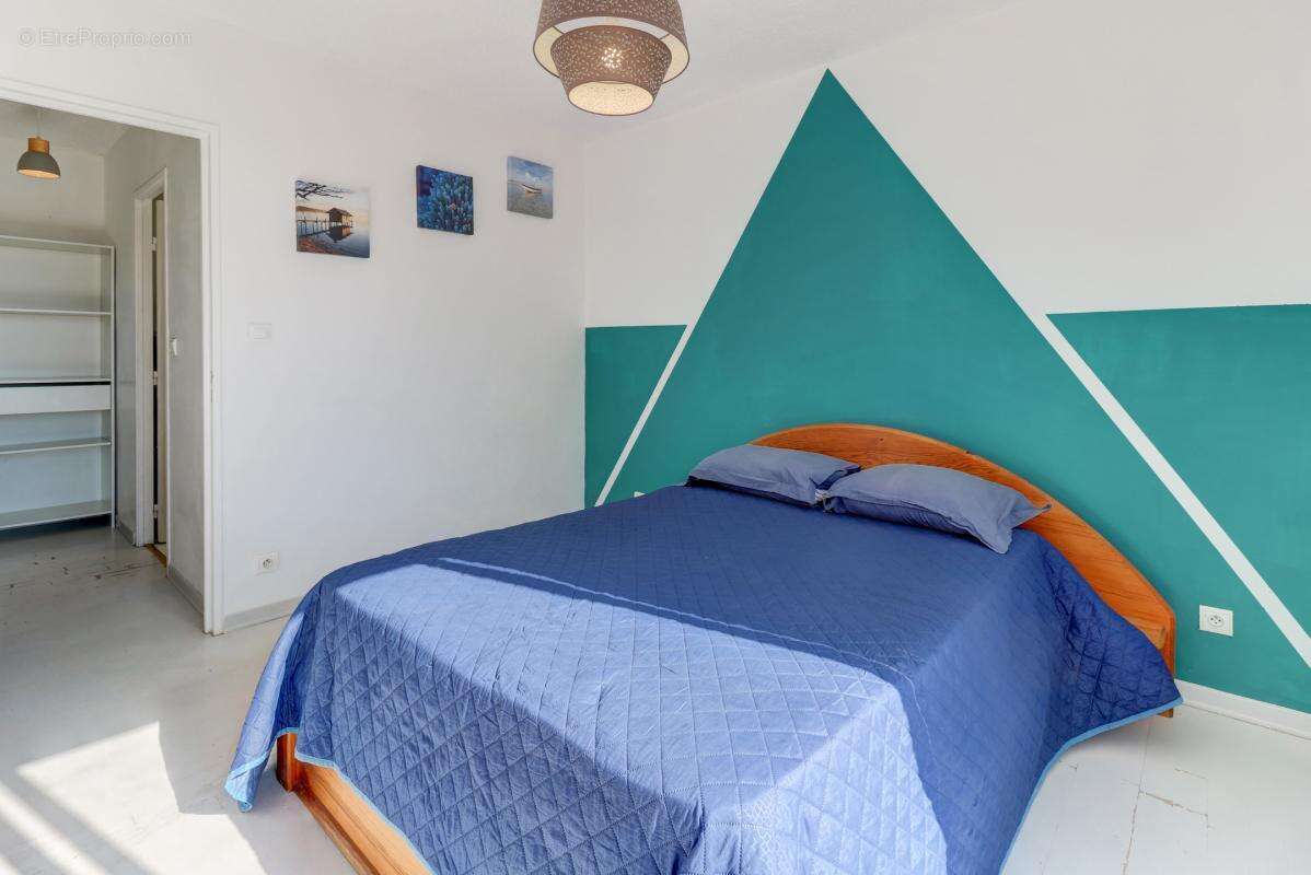 Appartement à SAINT-LAURENT-DU-VAR