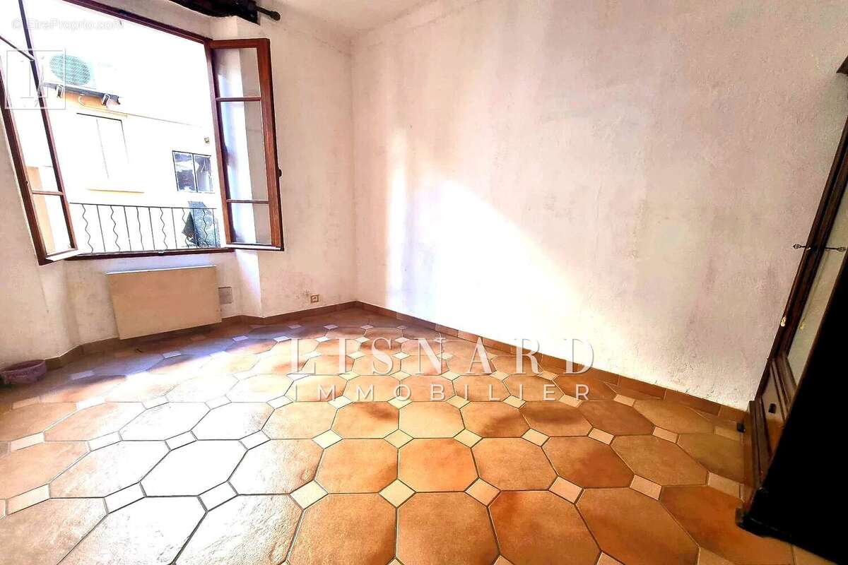 Appartement à VALLAURIS