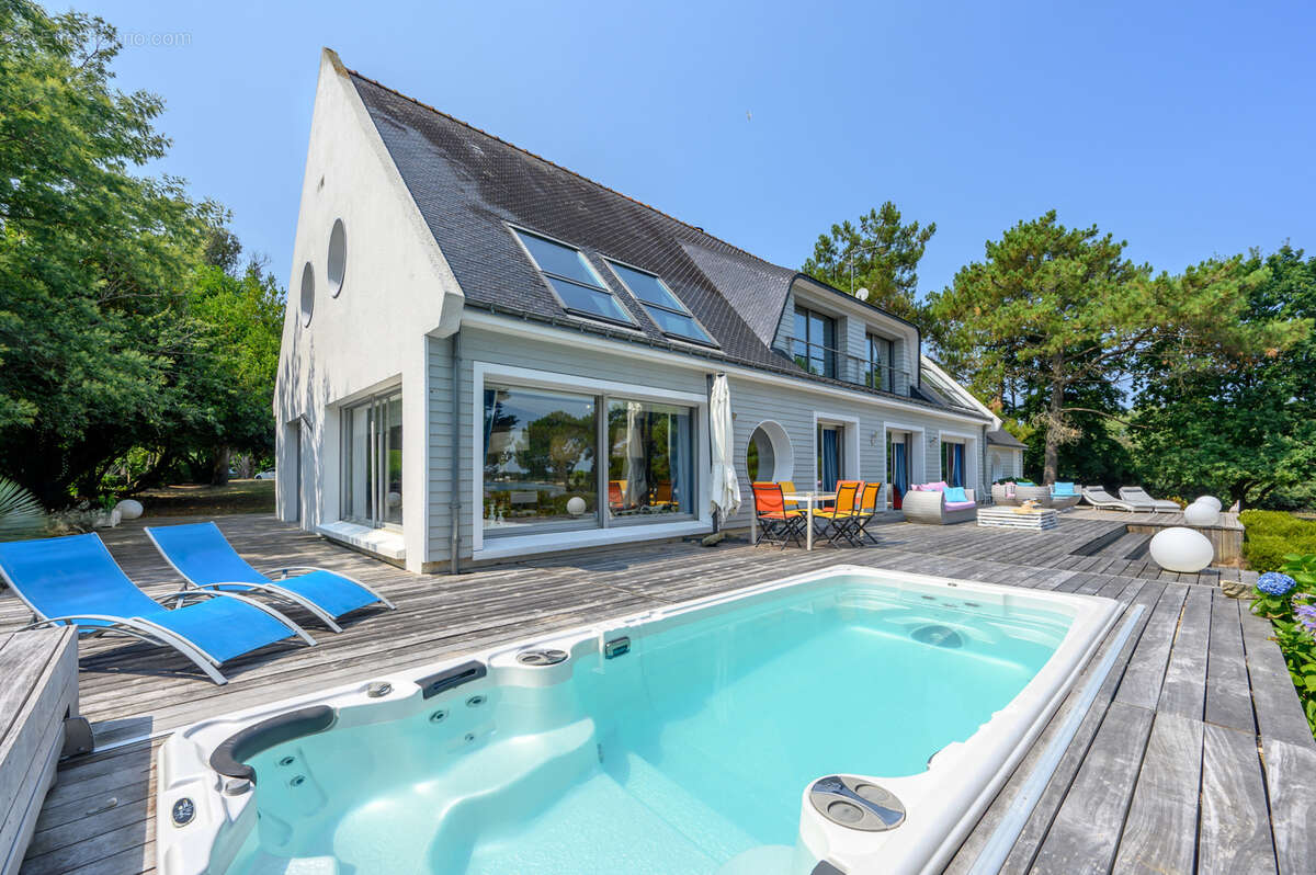 Maison à PLOUHINEC