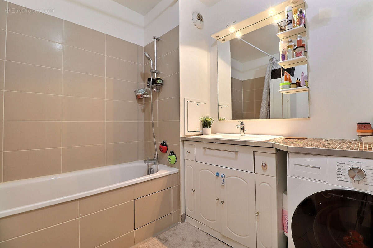 Appartement à AUBERVILLIERS