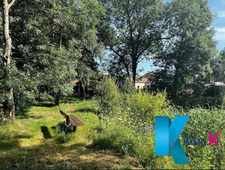 Terrain à LES BROUZILS