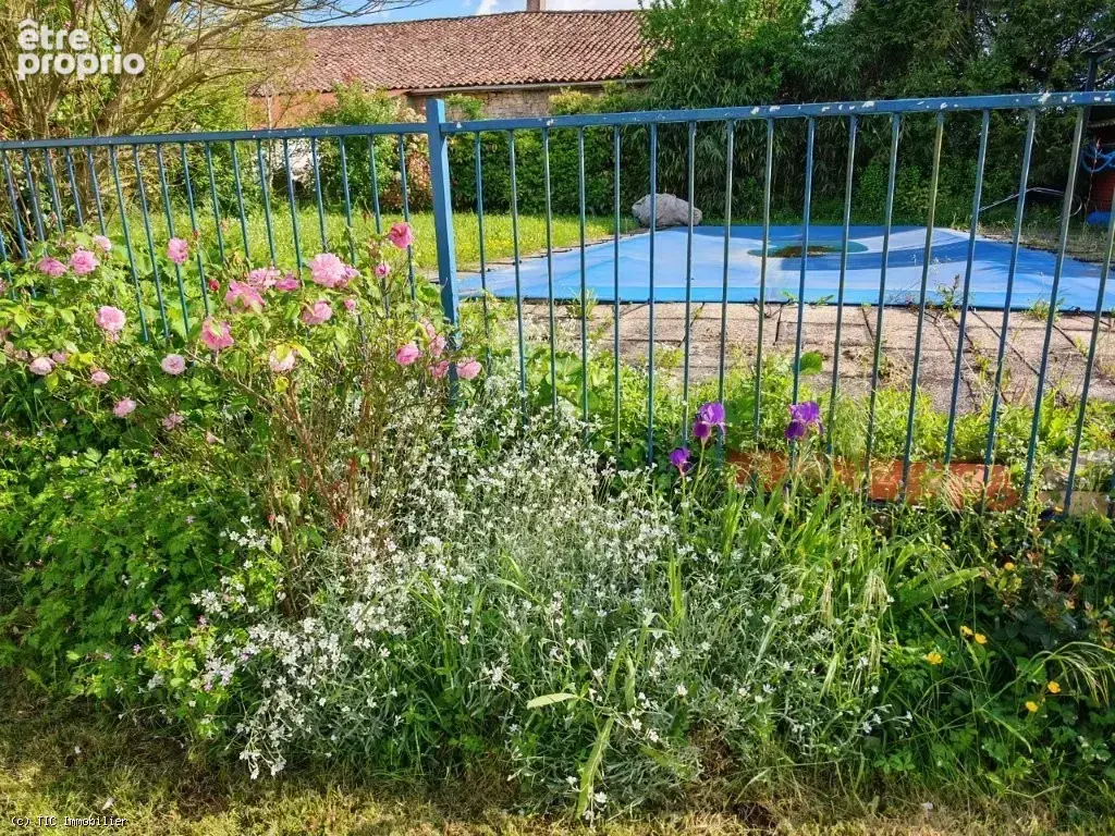 Maison de Campagne avec Piscine près de Nanteuil-en-Vallée - photo 24