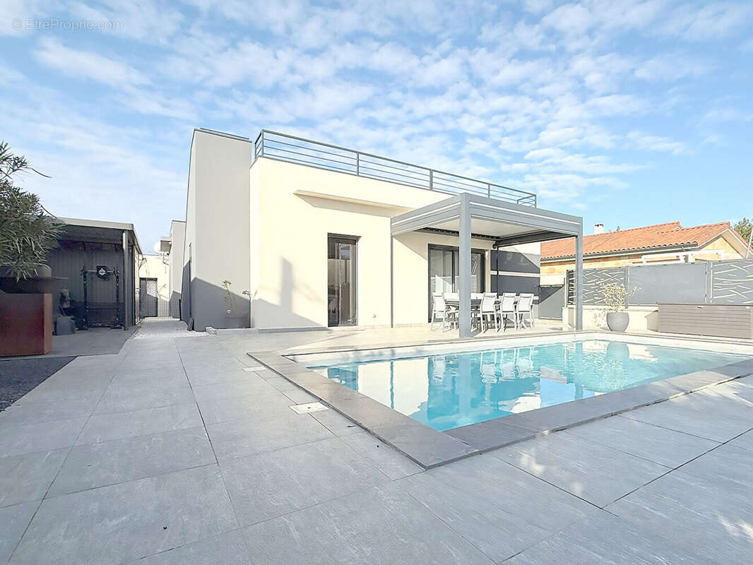 Maison à SAINT-CYR-SUR-LE-RHONE