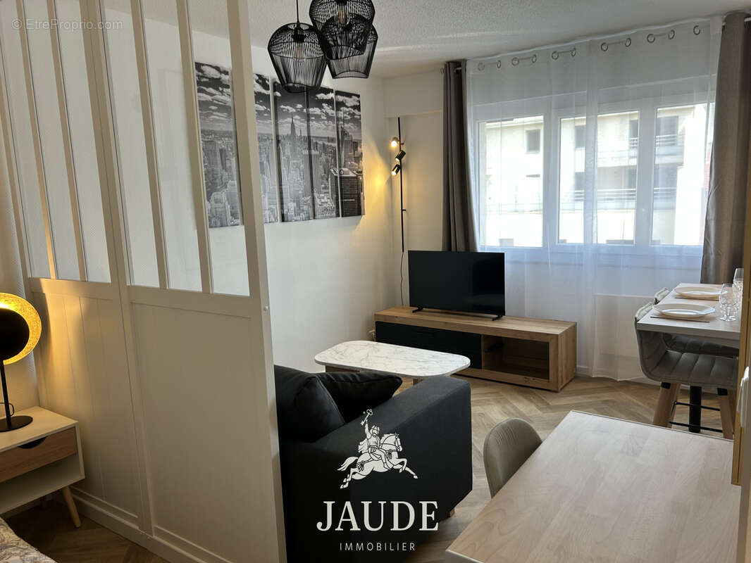 Studio rénové (2025) de 24.4m2 avec parking   Résidence Agora   27 rue Raynaud, Clermont-Ferrand - photo 5