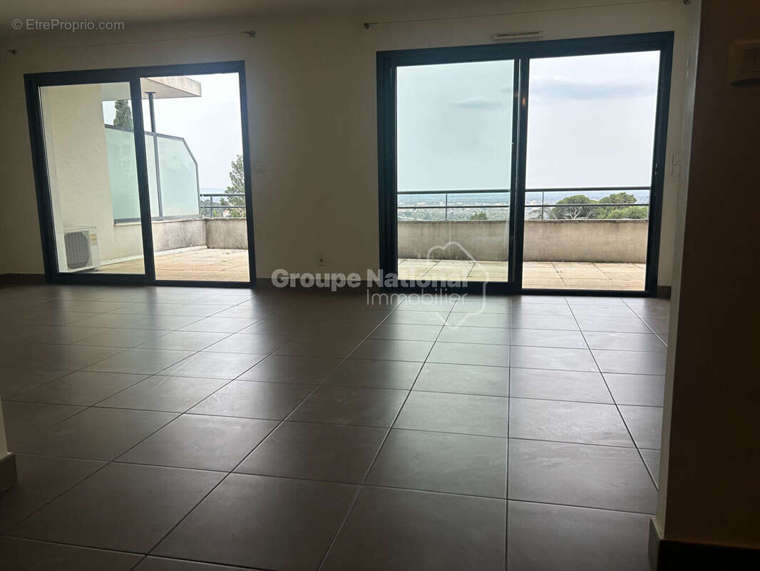 Appartement à VILLENEUVE-LES-AVIGNON