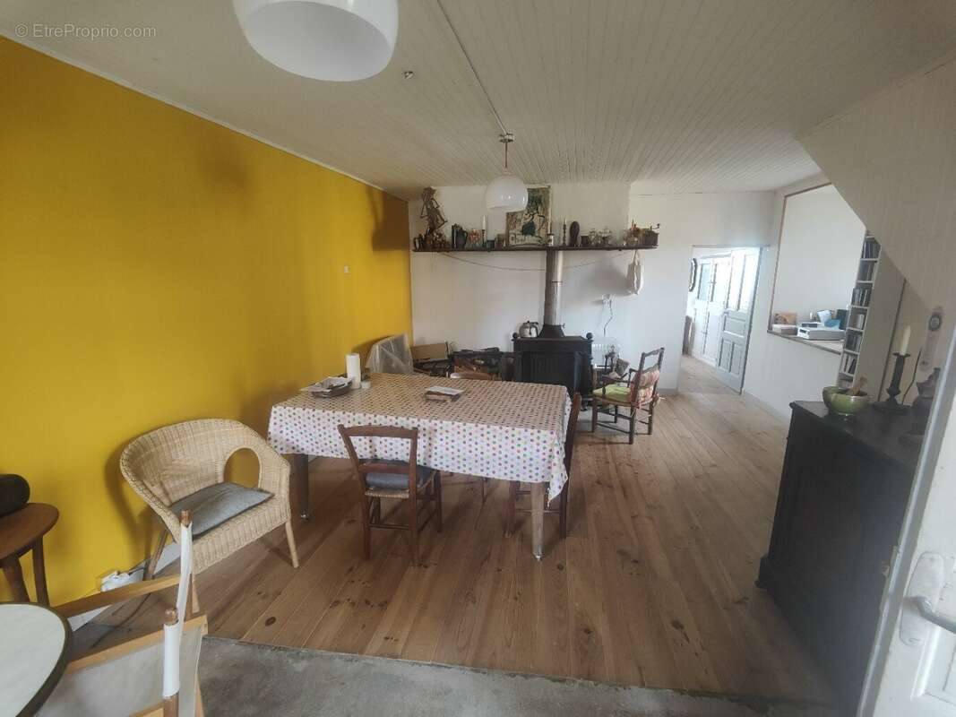 Corps de ferme a renover sur 2948m² - photo 8