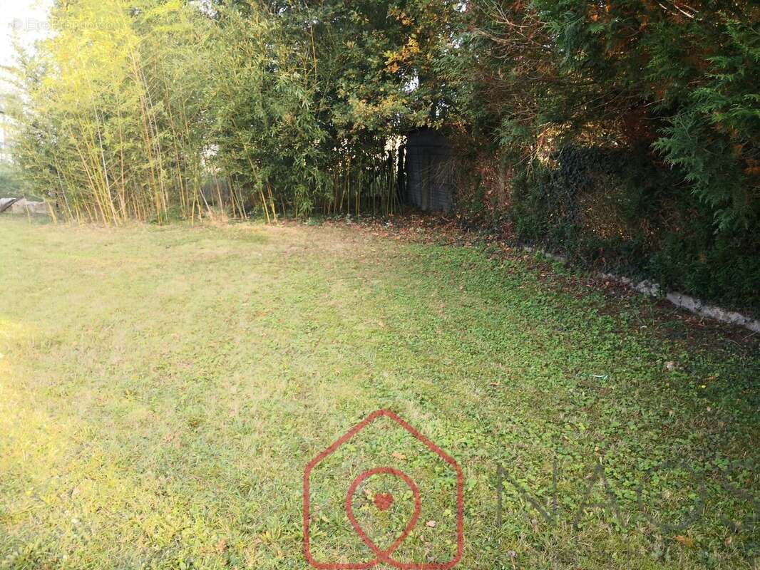 Terrain à FONTENAY-SUR-LOING