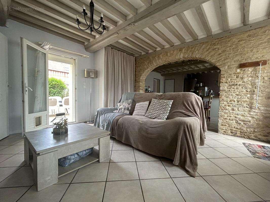 14370 Maison 102 m² en parfait état 183 800 - photo 5