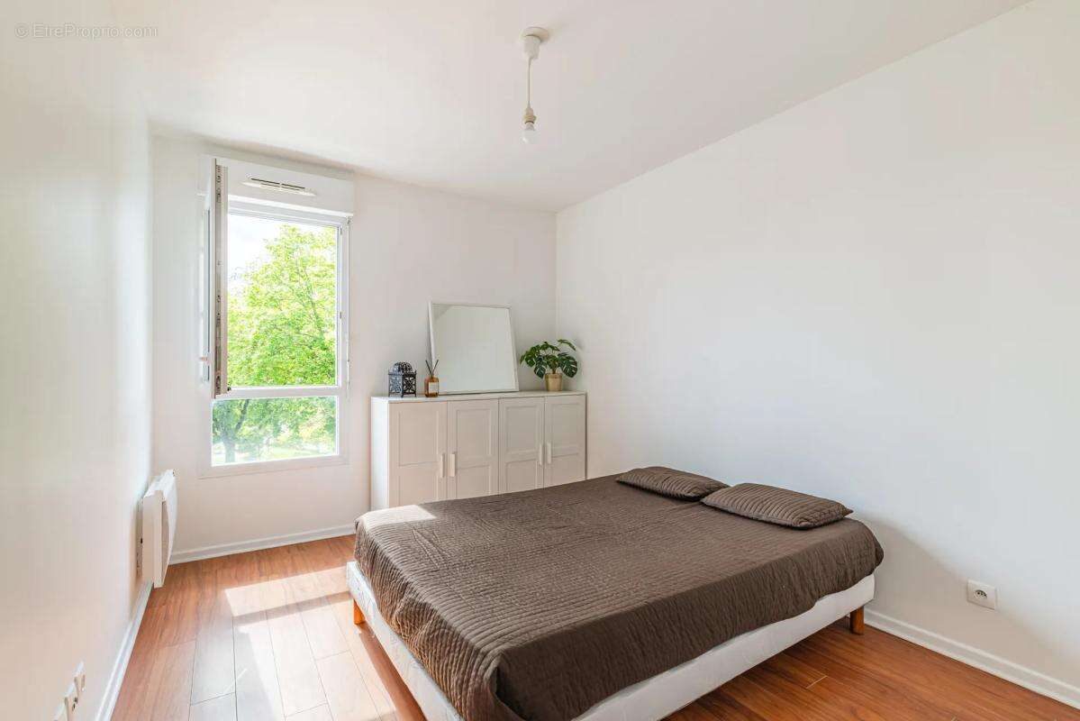 Appartement à LE BLANC-MESNIL