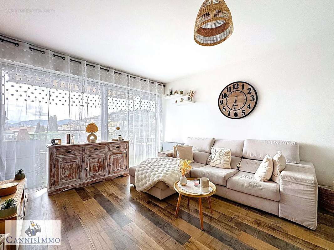 Appartement à MANDELIEU-LA-NAPOULE