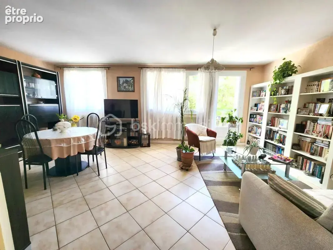 Exclusivité le plessis-trévise 3/4 pièces avec balcon, loggia, place de parking et cave * idéal premier achat * - photo 2