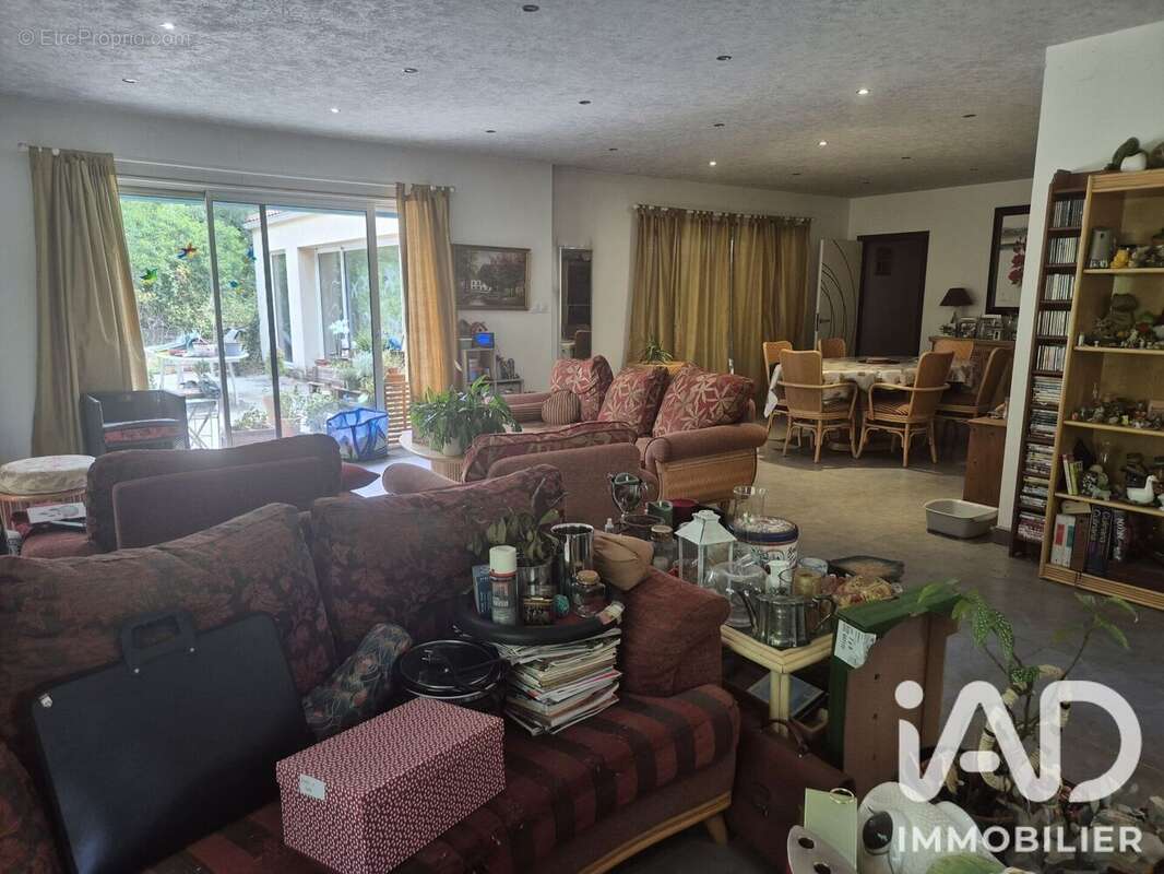 Maison 253 m² à Saint-Reverend  - photo 4