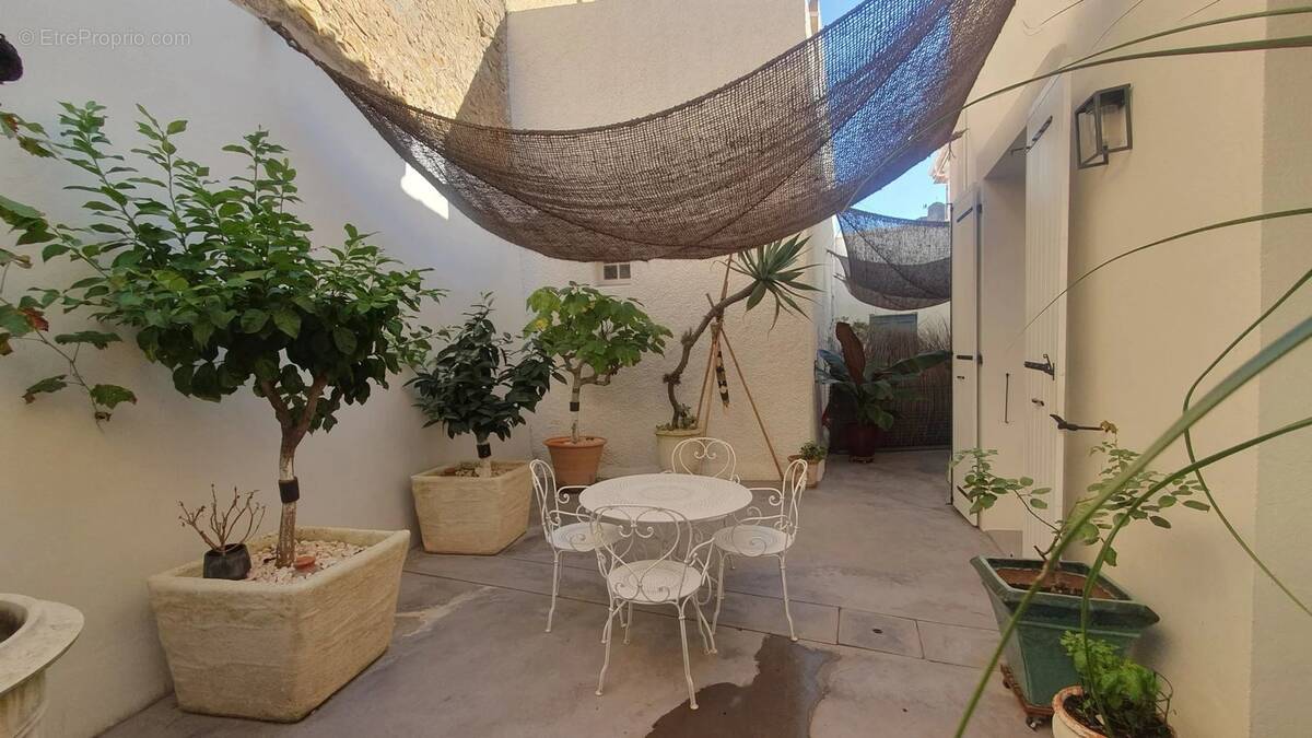 Maison à LEZIGNAN-CORBIERES