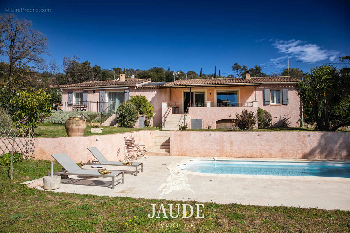 Maison à PLAN-DE-LA-TOUR