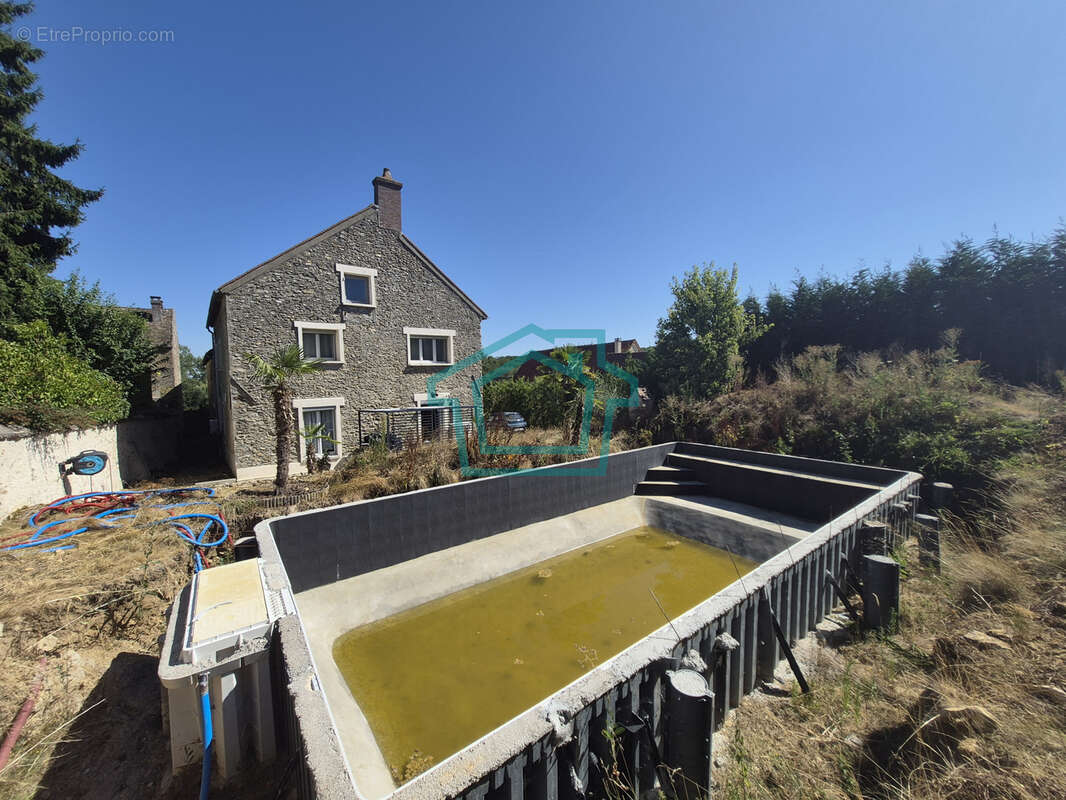 GROSROUVRE   Maison en pierre de caractère de 168 m2 avec grange de 100 m2, studio indépendant et fort potenti - photo 24