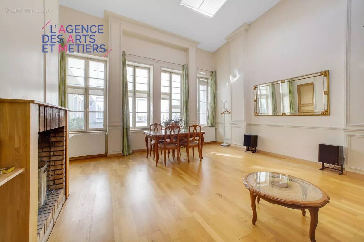 Appartement à PARIS-3E