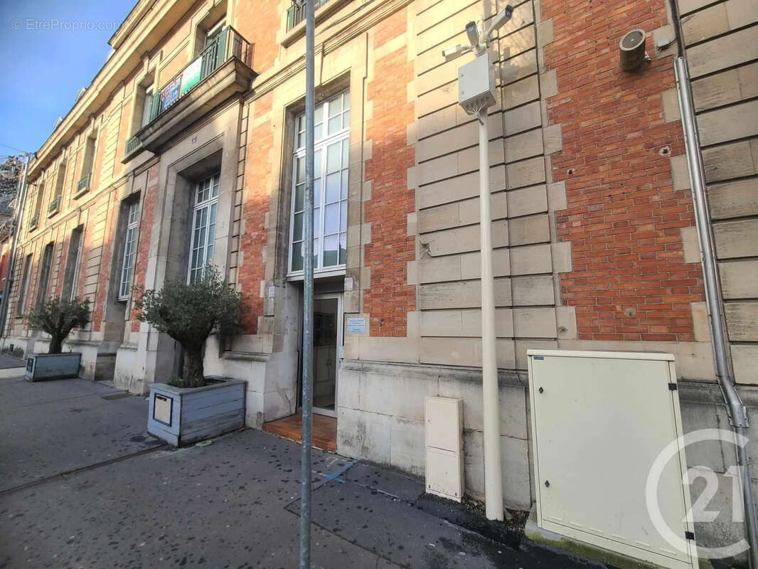 Autre à PERONNE