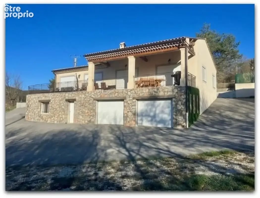 Propriete Peyroules Villa avec piscine intérieure dex hangars forte rentabilité - photo 16