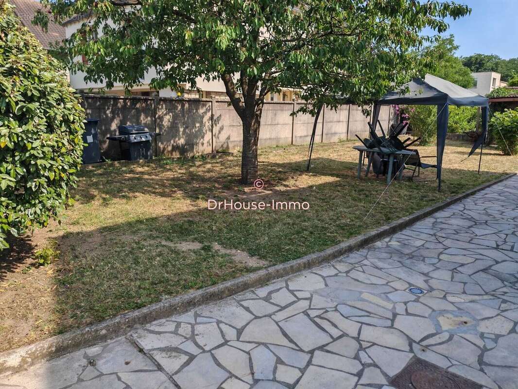 Appartement à LES MUREAUX