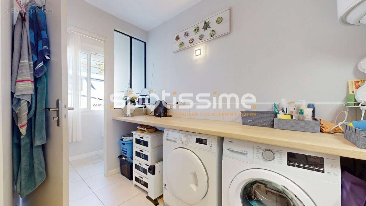 Maison de plain-pied 94 m² avec garage et jardin arboré  Quartier Mairie à Agde - photo 10