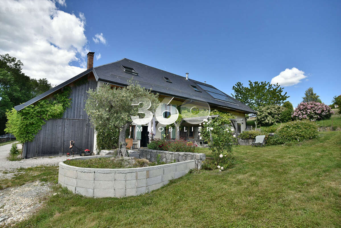 Maison à SAINT-GERMAIN-LA-CHAMBOTTE