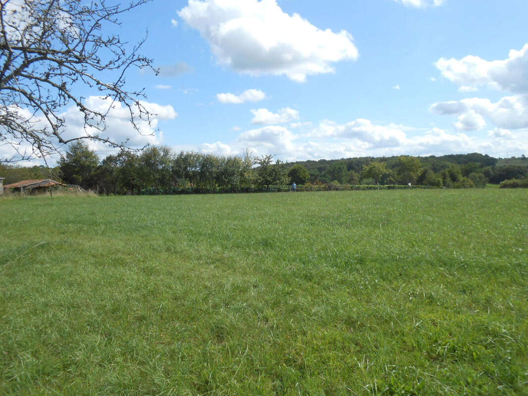 Maison à SAINT-FRONT-SUR-NIZONNE
