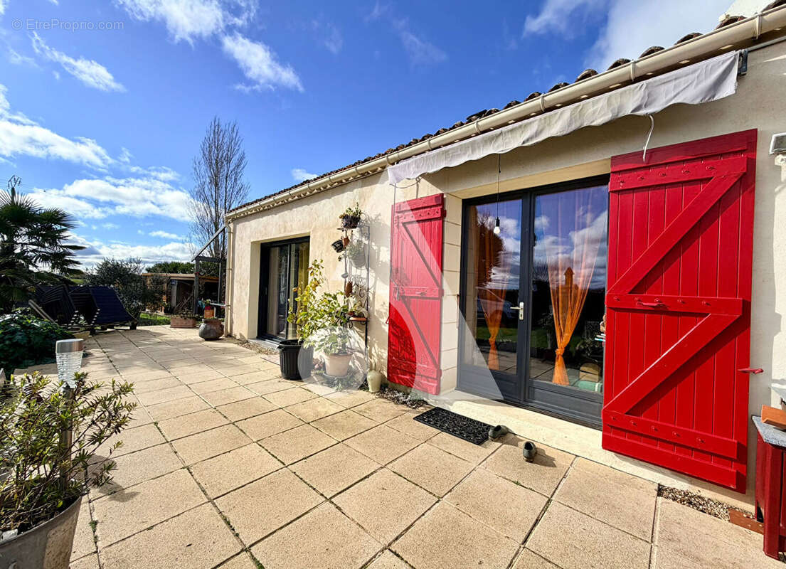 Maison à SAINT-JUST-LUZAC