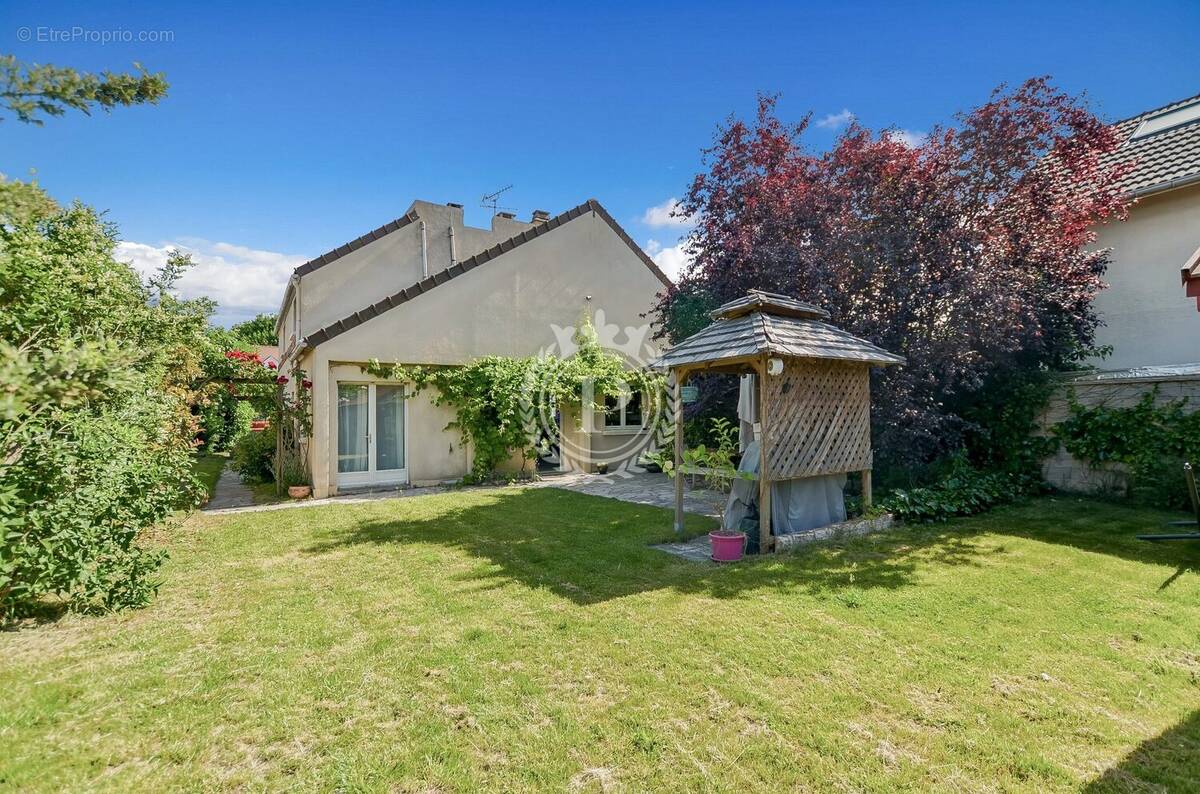 Maison à SAINT-PRIX