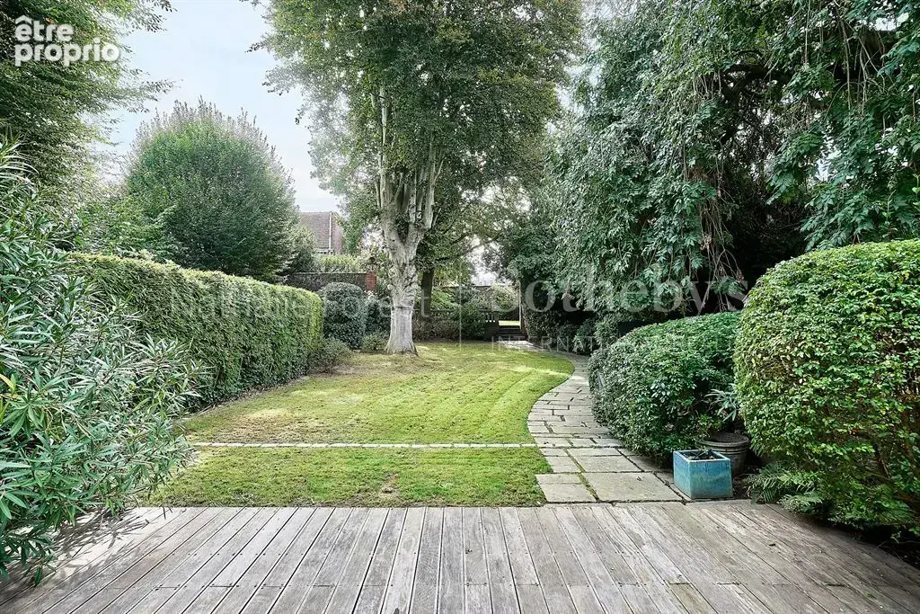 Lille , Place Sébastopol , Wazemmes  , belle maison bourgeoise  erigée en semi-plain pied cadastrée sur 1000 M 2 de terrain . 6  - photo 3