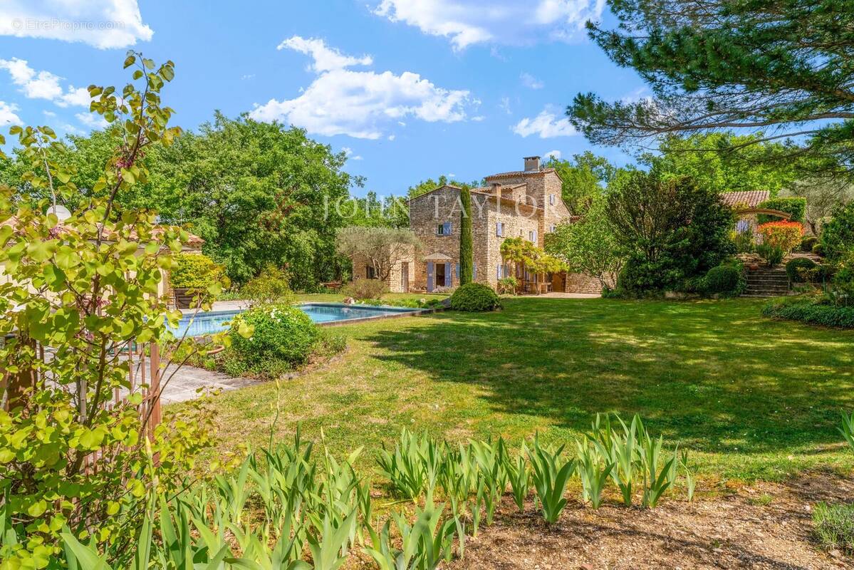Maison à GORDES