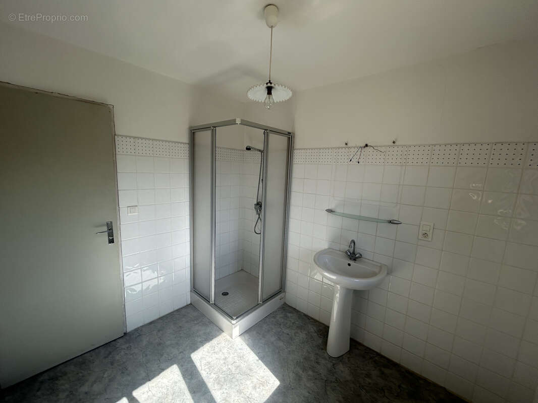 EXCLUSIVITE !! ASSIEU, Ferme 145 m2 habitables environ sur 2 niveaux et terrain. - photo 16