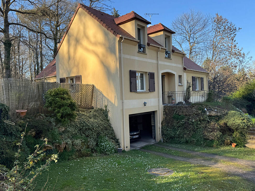 Maison à LES MESNULS