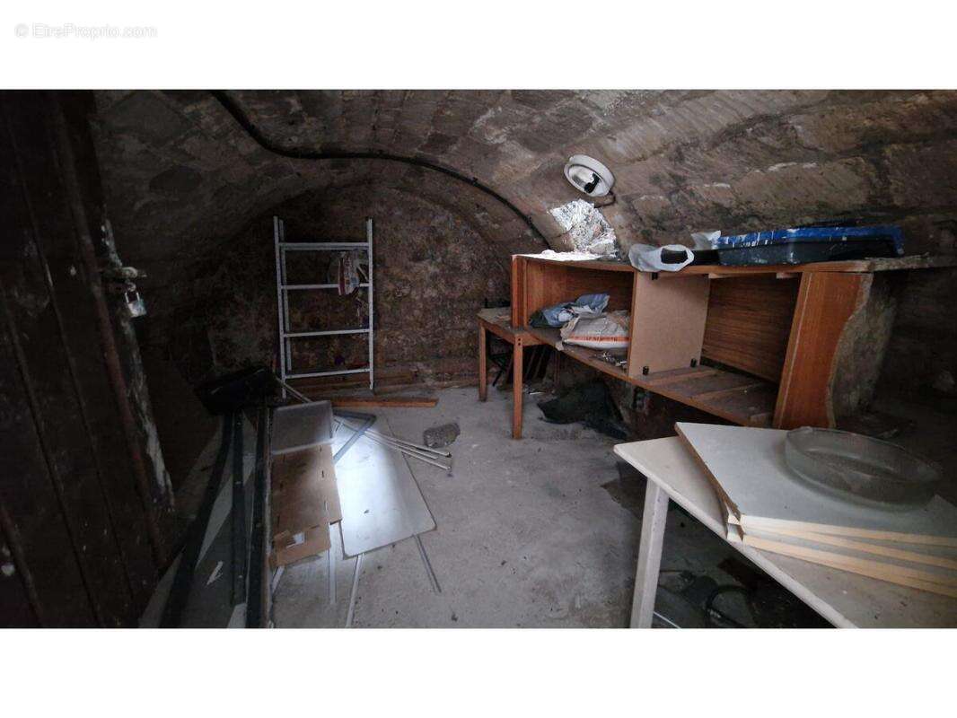 Appartement à FLEURINES