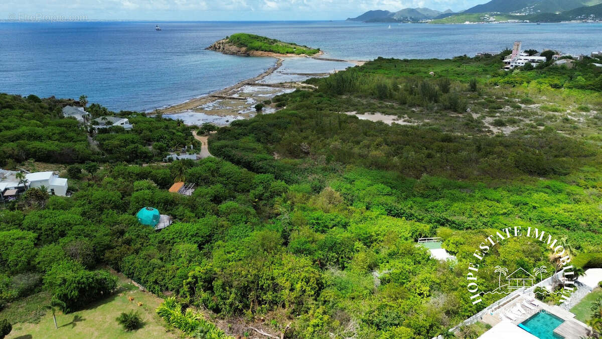 Terrain à SAINT-MARTIN