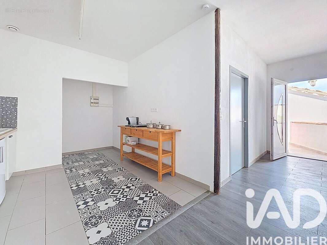 Photo 8