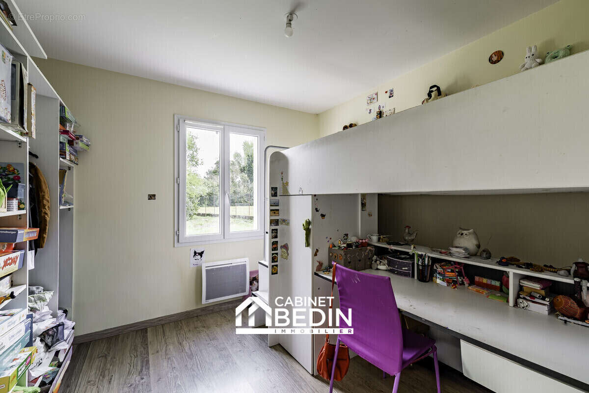 Maison 93 m² à Saint-Germain-Du-Puch  - photo 3