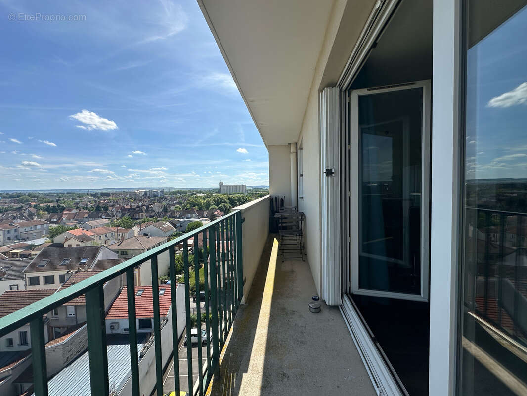 REIMS - Type 2 VENDU LOUE, cave et parking secteur LAON / ALBERT 1e - photo 3